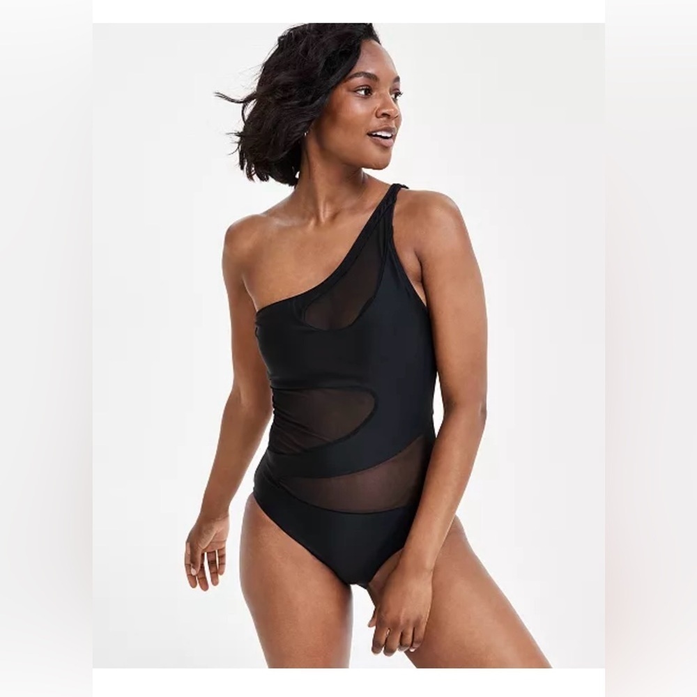 NWT Bar III
Women's One-Shoulder Mesh Cutout Swimsuit XL